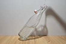 Load image into Gallery viewer, 1 Liter (34 oz) Clear Giara Glass water Bottle with Swing Top
